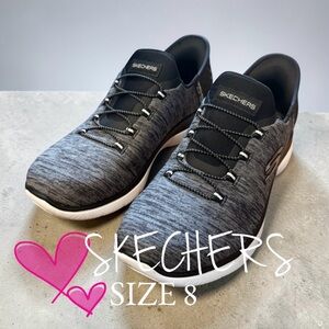 Skechers Slip-ins 
Hands Free Shoes 
Women size 8 
Air cooled Memory Foam
EUC